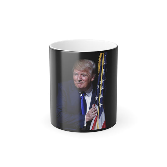 Color Morphing Trump loves America Hitzereagierende Kaffeetasse, 325 ml