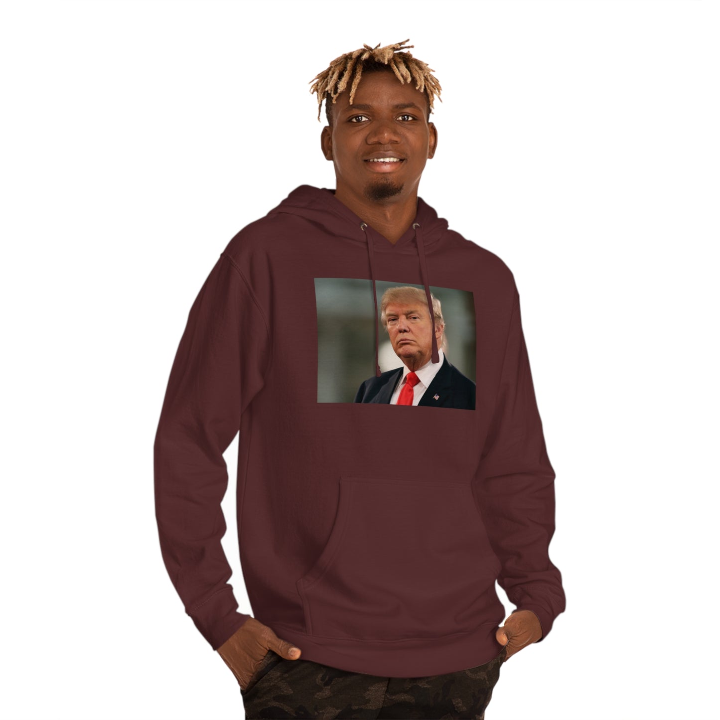 Trump Portrait 2024 weiches und langlebiges Unisex-Kapuzen-Sweatshirt. Wählen Sie Farbe und Größe