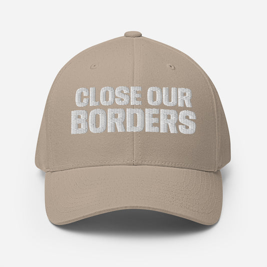Schließen Sie unsere Borders MAGA bestickte strukturierte Twill-Kappe
